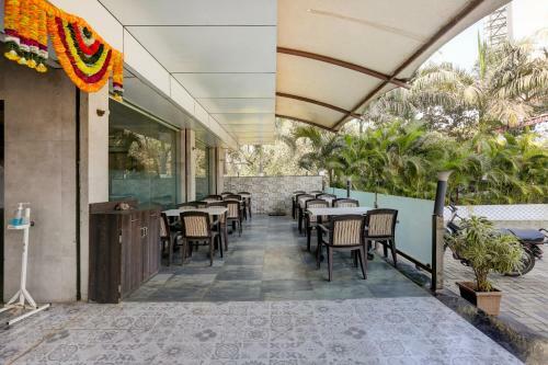 Hotel Capital O 87144 Vinay Residency