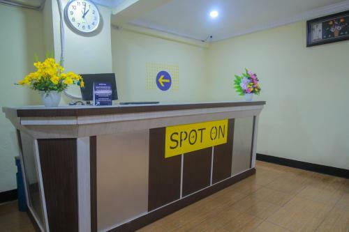 Hotel Spot On 2305 Andys Nur Penginapan