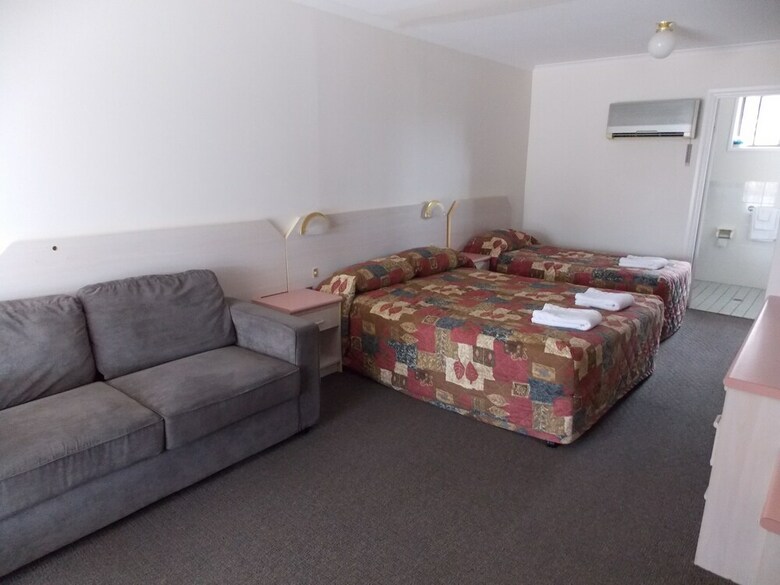 Yass Motel