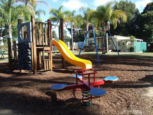 Shady Willows Holiday Park & Batemans Bay Yha