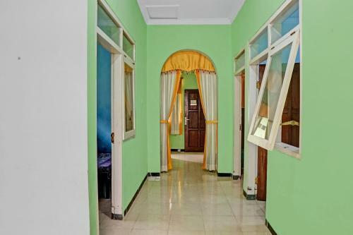 Hotel Spot On 90729 Sekar Guest House Jember