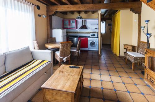 Apartamentos Centro de Turismo Rural La Coruja Del Ebro