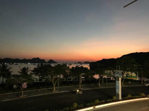Hostal Nam Ph??ng Hotel - ??o C�t B�