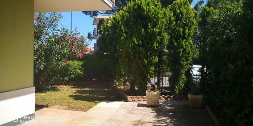 Apartamento Trilocale Con Giardino Al Mare