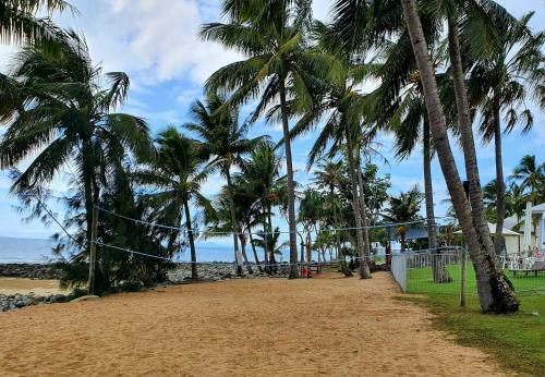 Apartamento Dolphin Heads Absolute Beachfront - Whitsunday Getaway!