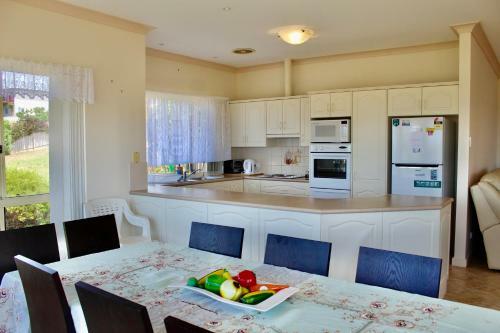 Encounter Bay Villa Marie + Pet-friendly