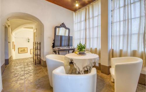 Stunning Home In Monastero Bormida With 6 Bedrooms