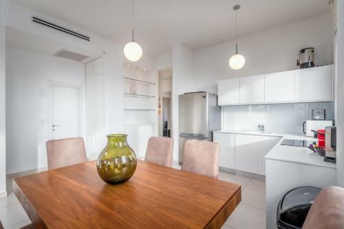 Apartamento Modern & Bright 3 Bdr Close To The Beach