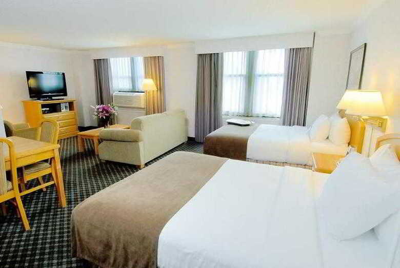 Best Western Plus Carlton Plaza Hotel