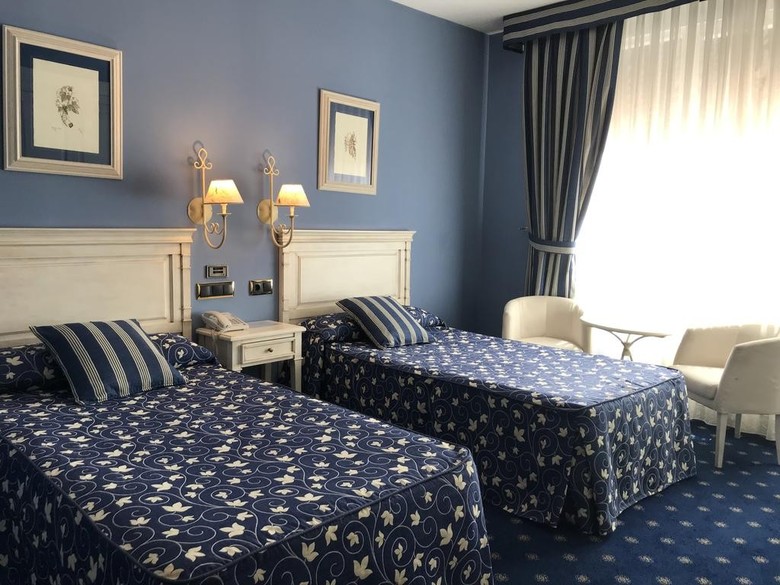 Hotel Leonor Mir�n