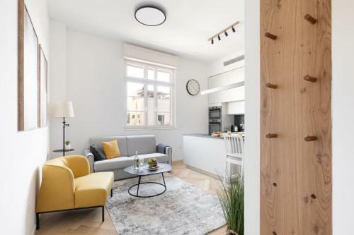 Levontin 5 Apartment - By Sean'rent
