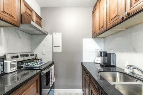 Cozy 1br King Apartment - Near Dt Hamilton!