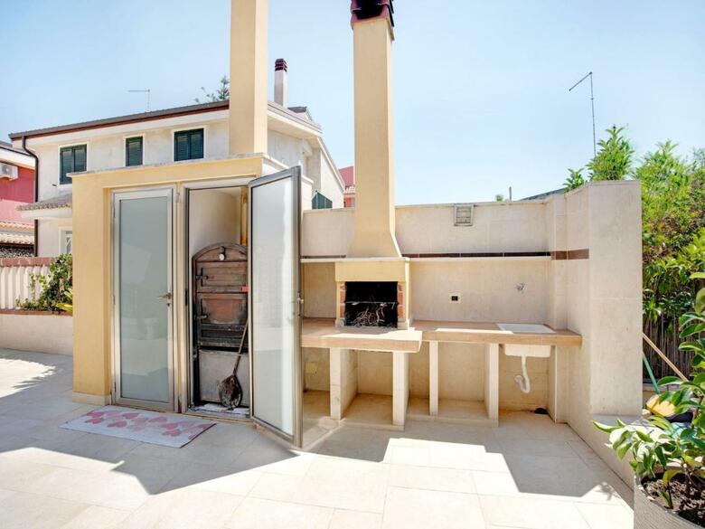 Pleasant Apartment In Reitani With Air-conditioning