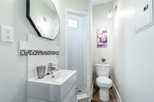 Upscale 1br With King Bed - Boutique Apartment - Prime Location!