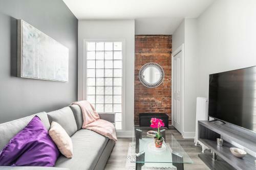 Upscale 1br With King Bed - Boutique Apartment - Prime Location!