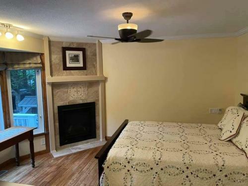 Villa Secluded Charming Cottage 2 Minutes From Lake
