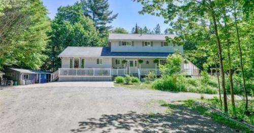 Villa Secluded Charming Cottage 2 Minutes From Lake