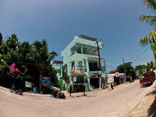 Hotel Sea Hawk Suites