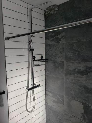 Apartamento The Orange Suite 2br Vintage Vibe, Chefs Kitchen