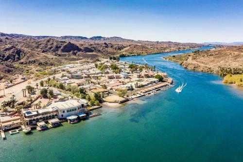 Spacious Parker Home With On-site River Access!