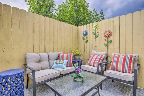 Apartamento Charming Payton Hideaway With Furnished Patio!