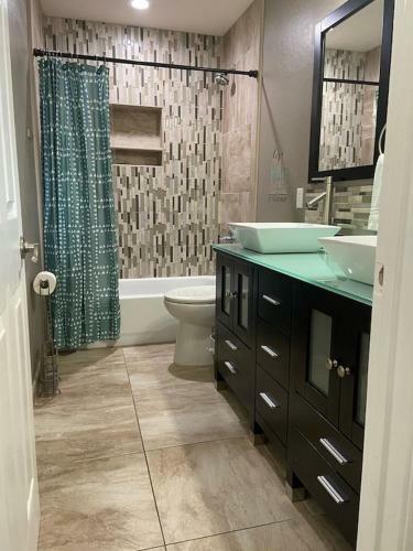 Charming Peoria Home 5br With Pool