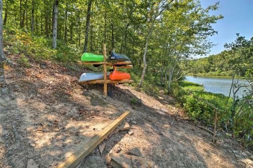 Lakefront Family Escape With Fire Pit And 2 Decks!