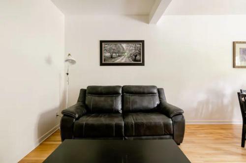 Apartamento Le Milton Place, Open Concept, Natural Sunlight, Backyard