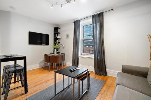 Old Port Montreal Apartments By Restavio