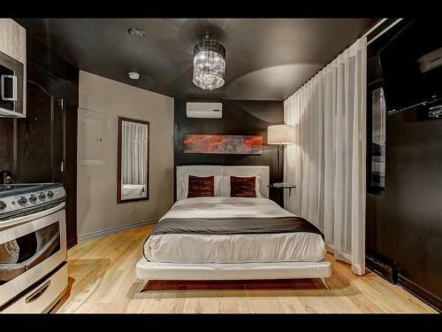 Golden District Mcgill Downtown Stays Studios 1 Bedroom Condominium