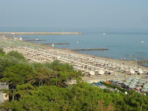Beautiful Apartment For 6 People-swimming Pool-ac