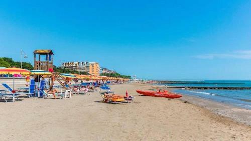 Apartment For 7 People With Sea View A C