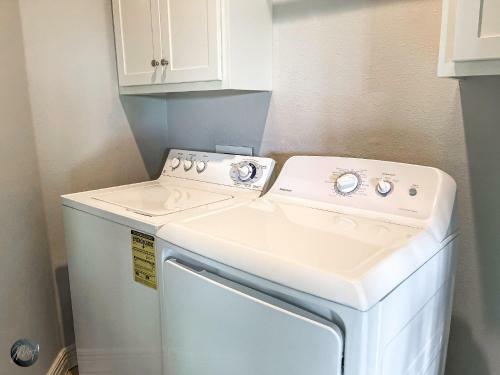 Stylish Amp Comfy Oasis 5min To Amp Queen Beds