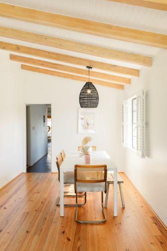 Desert Hues: A Private & Spacious Retreat W/pool