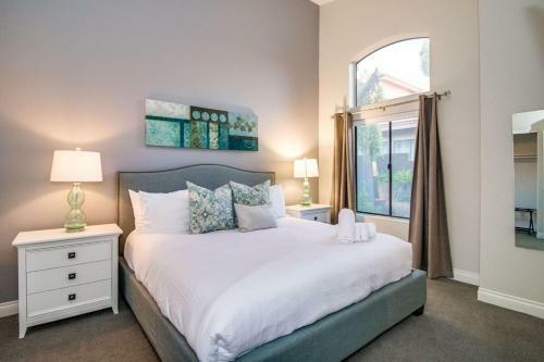 Luxury Modern Home Whtd Pool In North Scottsdale