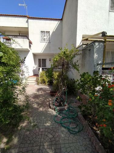Puglia, Gargano,villa Indipendente Con Parcheggio.