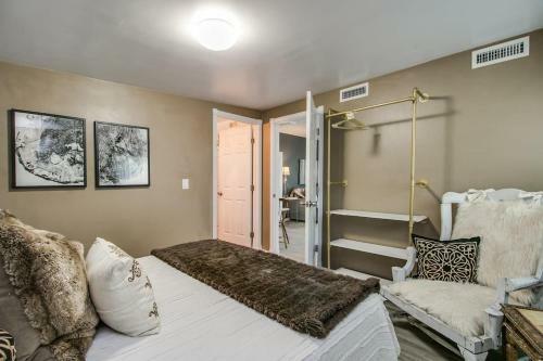 Designer Condo In Hip Zen Yard Midtown Phoenix