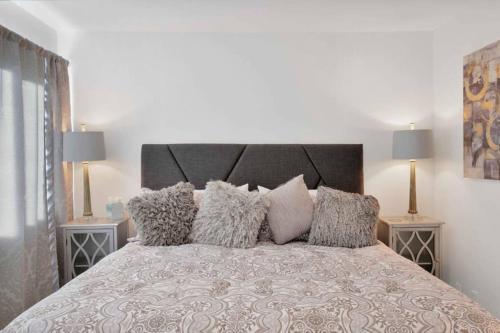 Apartamento Old Town 2 Bedroom Condo