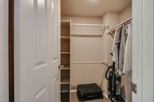 Beautiful North Scottsdale 2 Bedroom Condo
