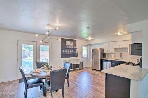 Stylish Scottsdale Oasis Close To Old Town!