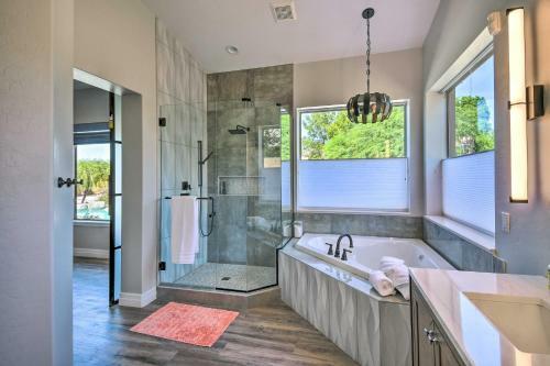 Scottsdale Golfers Getaway With Putting Green