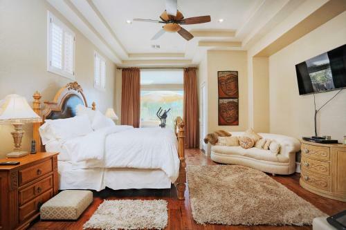 Spectacular Desert Retreat