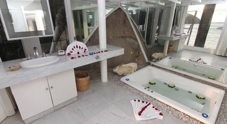 Casas Y Villas Real Estate - Casa Aldila