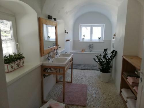 Villa Fancy Luxury Home In Former Tavern