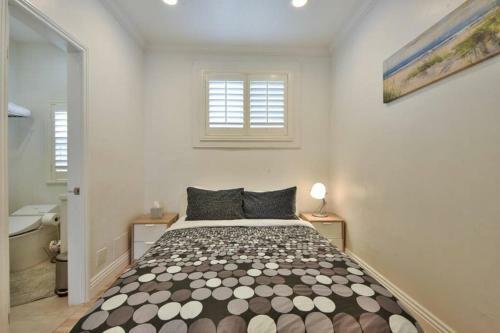 Apartamento 1000#4 Modern Beach Home, Steps From Sand W/ac!