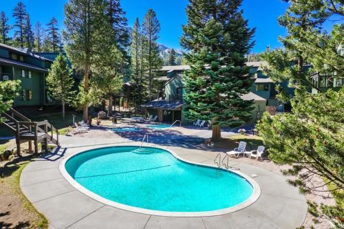 Apartamento St Anton Courtyard View 2-bedroom Condos With Two Oversized Jacuzzi Spas