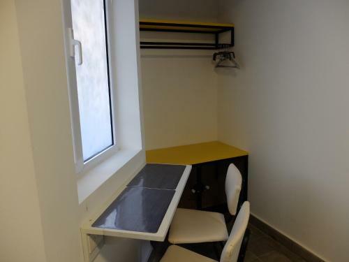Apartamento Doble Matrimonial, Monoambiente, 4to Piso Escalera