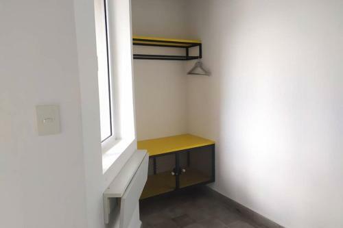 Apartamento Doble Matrimonial, Monoambiente, 4to Piso Escalera
