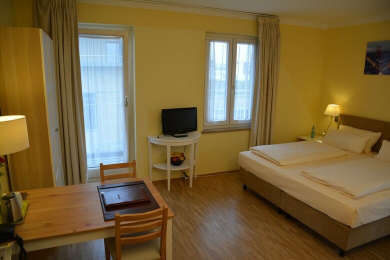 Hostal Hotel Lex Im Gartenhof