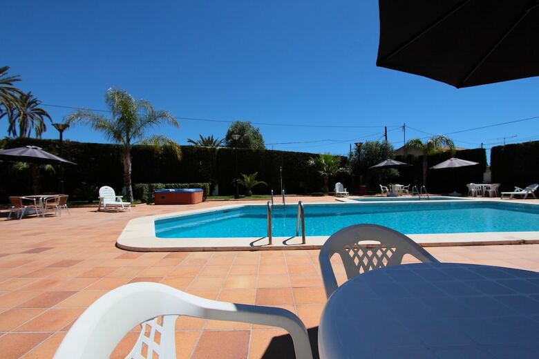 Hotel Abril